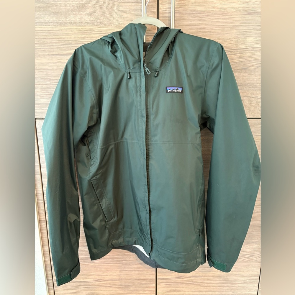 Patagonia Men's Dark Green Raincoat